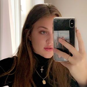 Meet your Posher, Simona